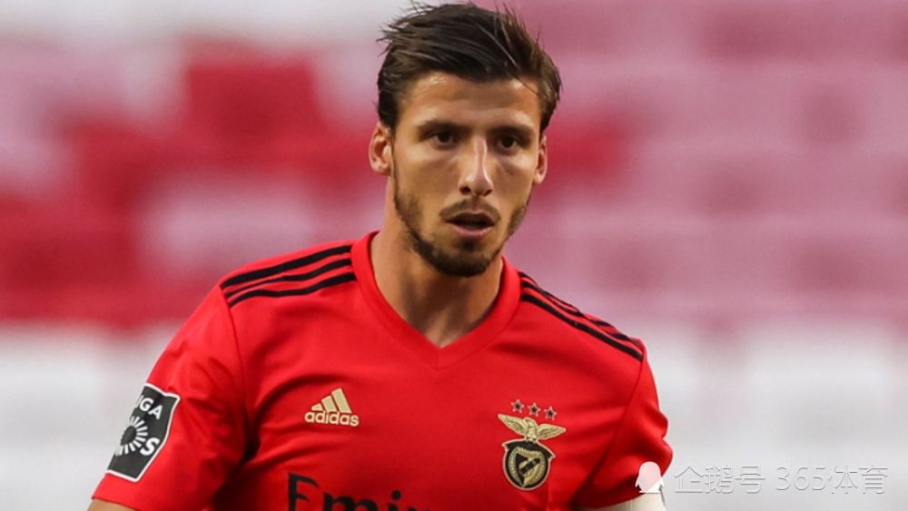 爱游戏入口 -葡超倒计时，阿贾克斯赛前调整名单，细节引发关注，赛场秩序良好，临场指挥获称赞的简单介绍